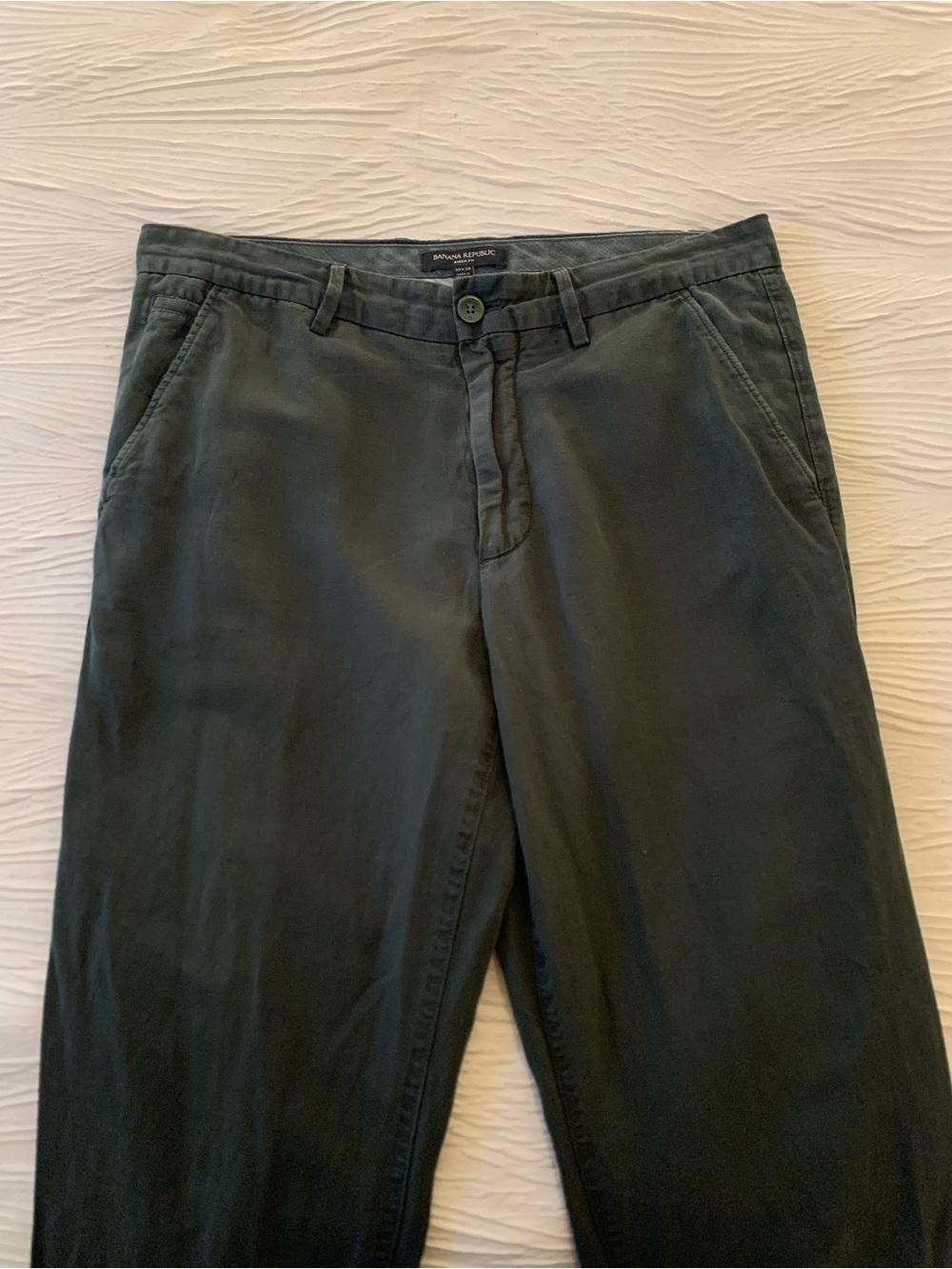 Banana Republic Green Aiden Fit Linen Blend Flat Front Pants, size 33x34